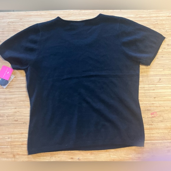 Franco Valeri Womans Short Sleeved Black Sweater w/ Gold Colored Embellishments! - Picture 6 of 9